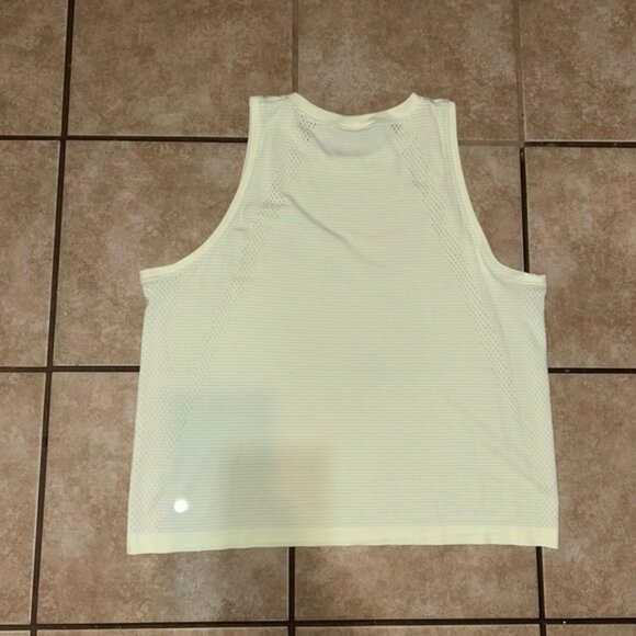 Lululemon tank size 12 - Picture 1 of 4